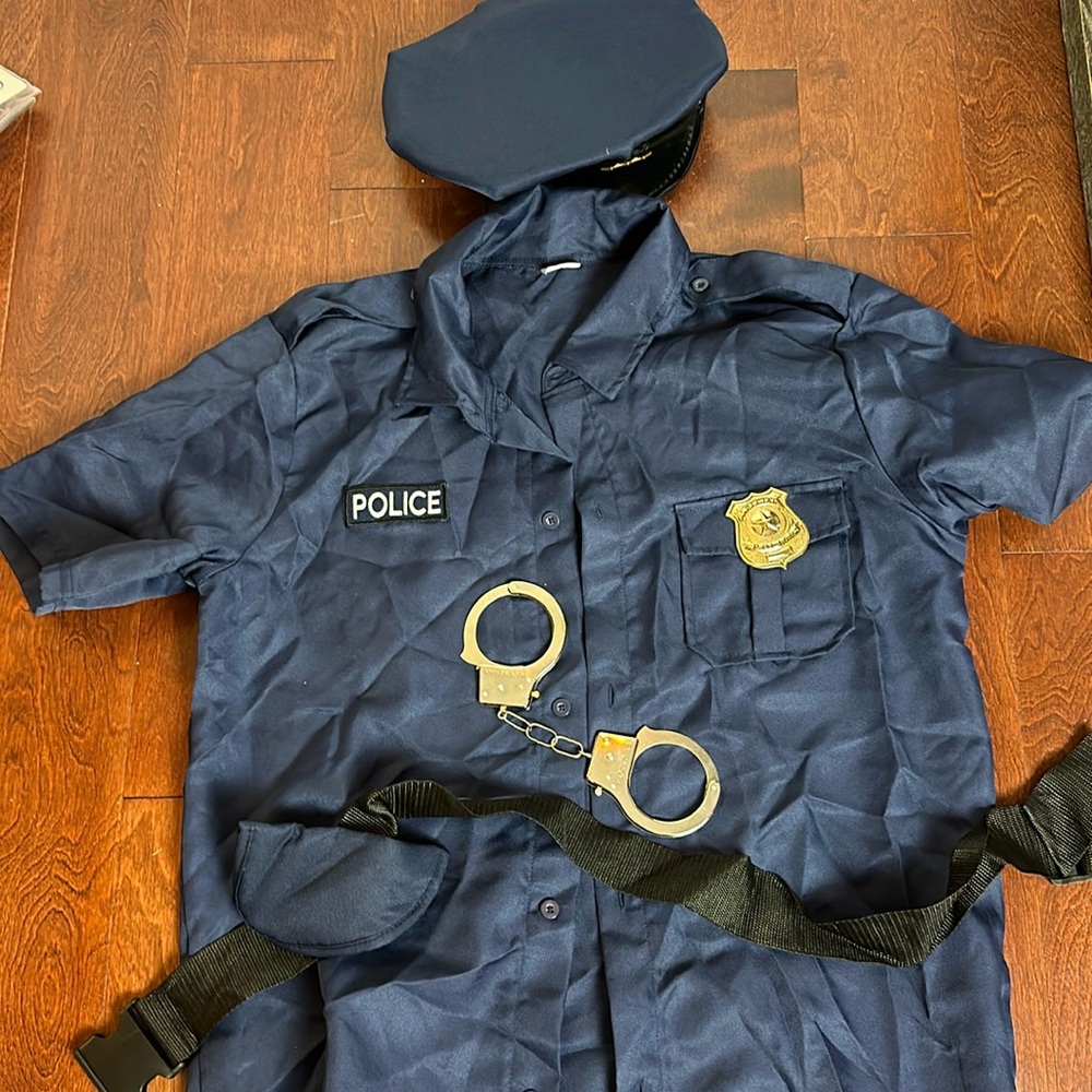 Men’s policeman, Halloween costume size medium
